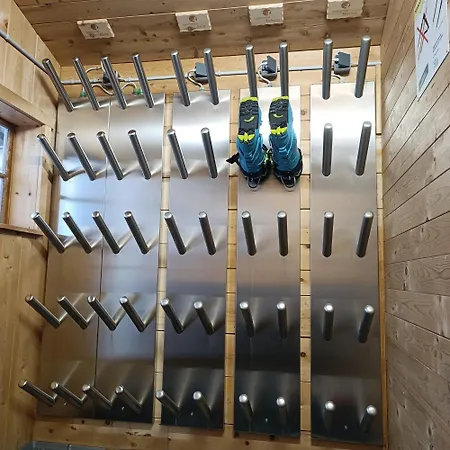 Annelies Apartment Tux